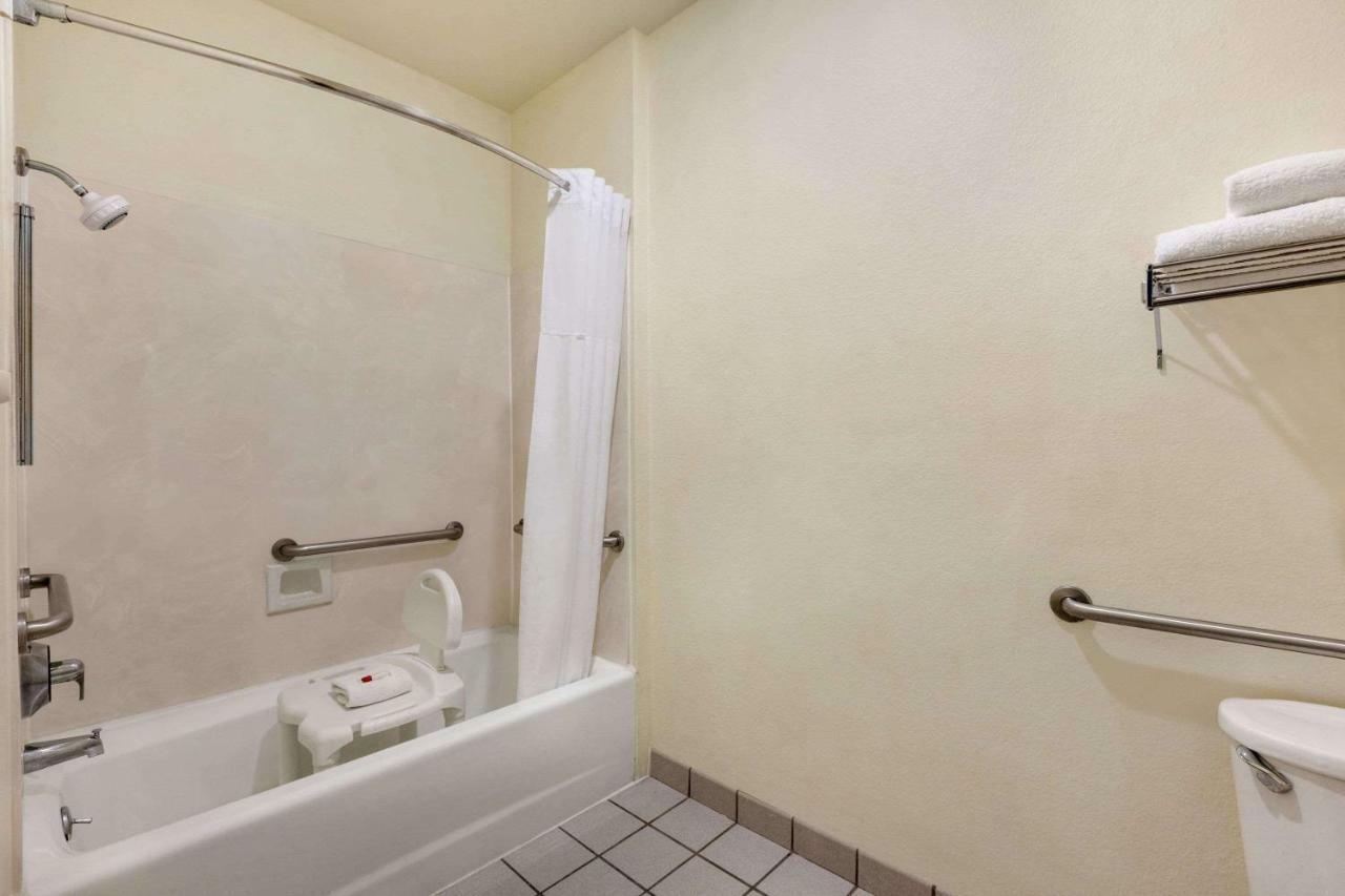 Hotel Howard Johnson By Wyndham &