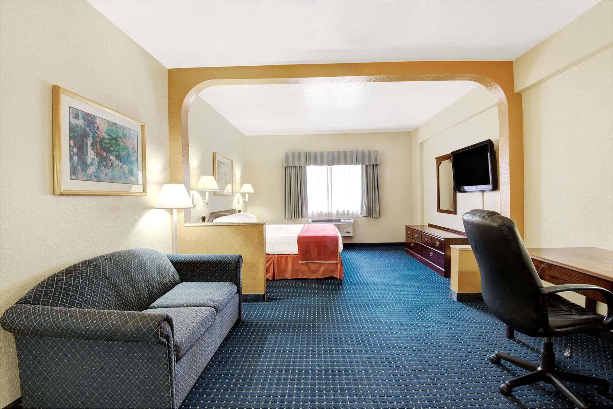Howard Johnson By Wyndham & Hotel